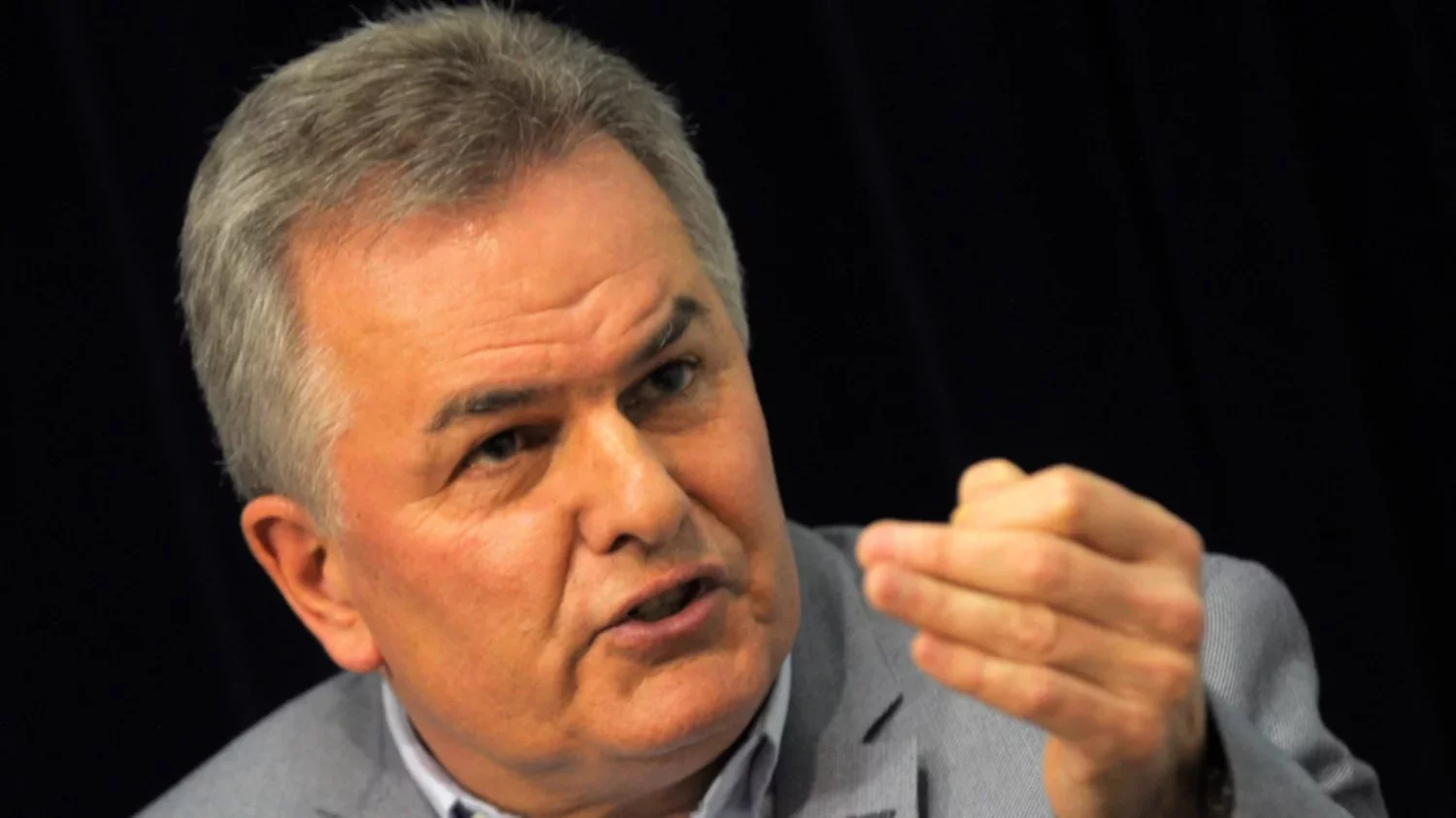 El intendente Héctor Gay repudió la aparición de un artefacto en el local del Frente de Todos