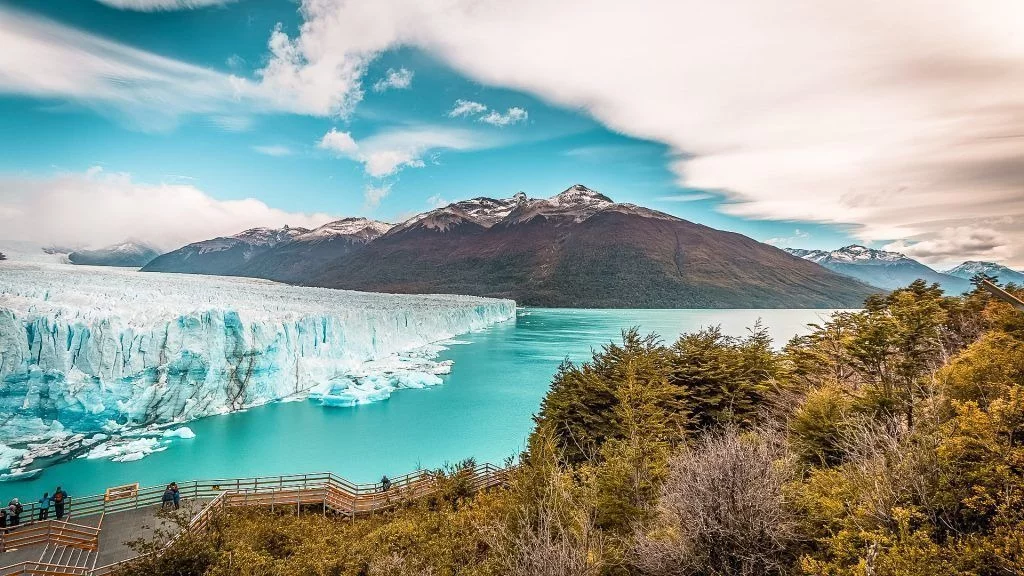 Patagonia Austral y Ushuaia en avión, para llegar más pronto a conocer sus secretos