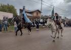 FM Suarense dijo presente en el desfile del 25 de Mayo, en Villa Belgrano