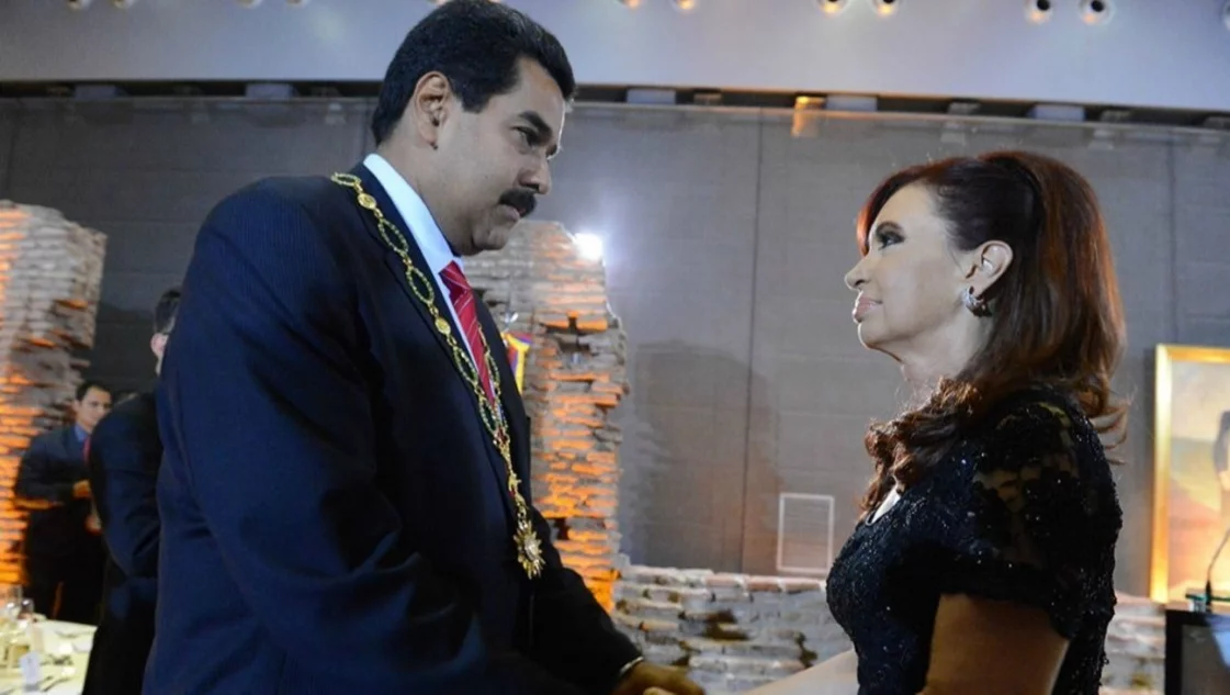 Maduro respaldó a Cristina, calificándola de "heredera de Juana Azurduy y Evita"