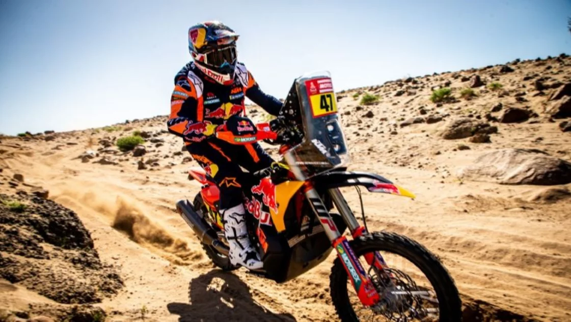 Kevin Benavides ganó la penúltima etapa y definirá el Dakar mano a mano con Price