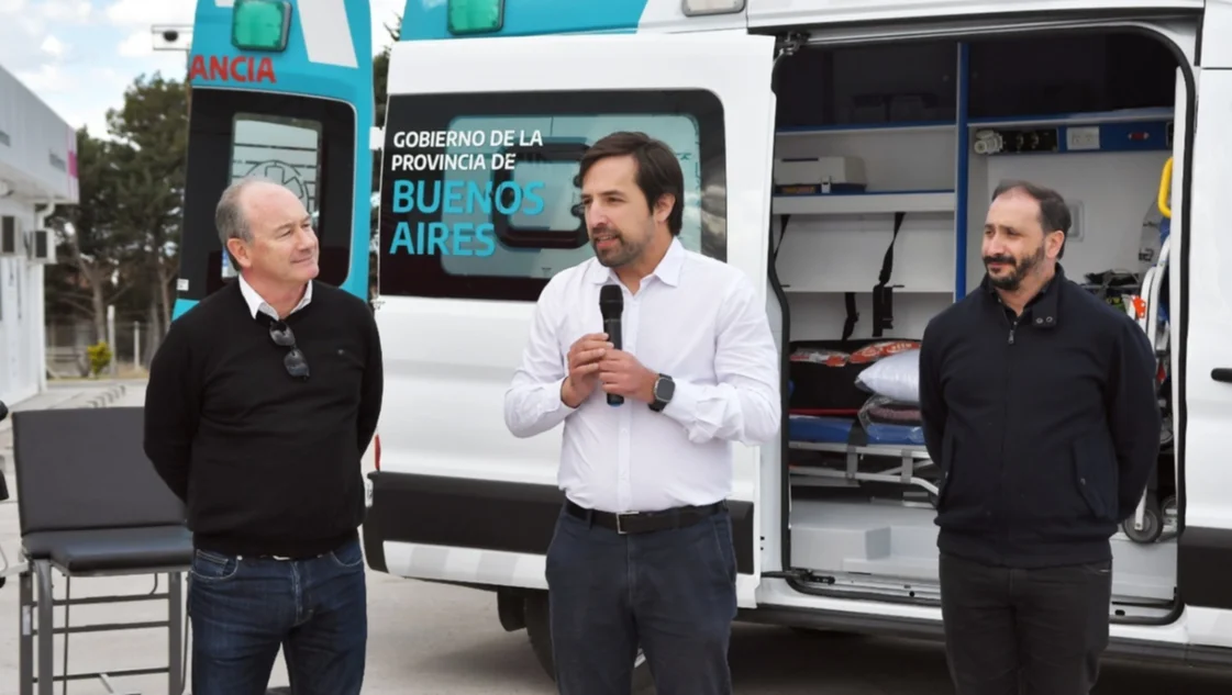La Provincia entregó una nueva ambulancia en Monte Hermoso