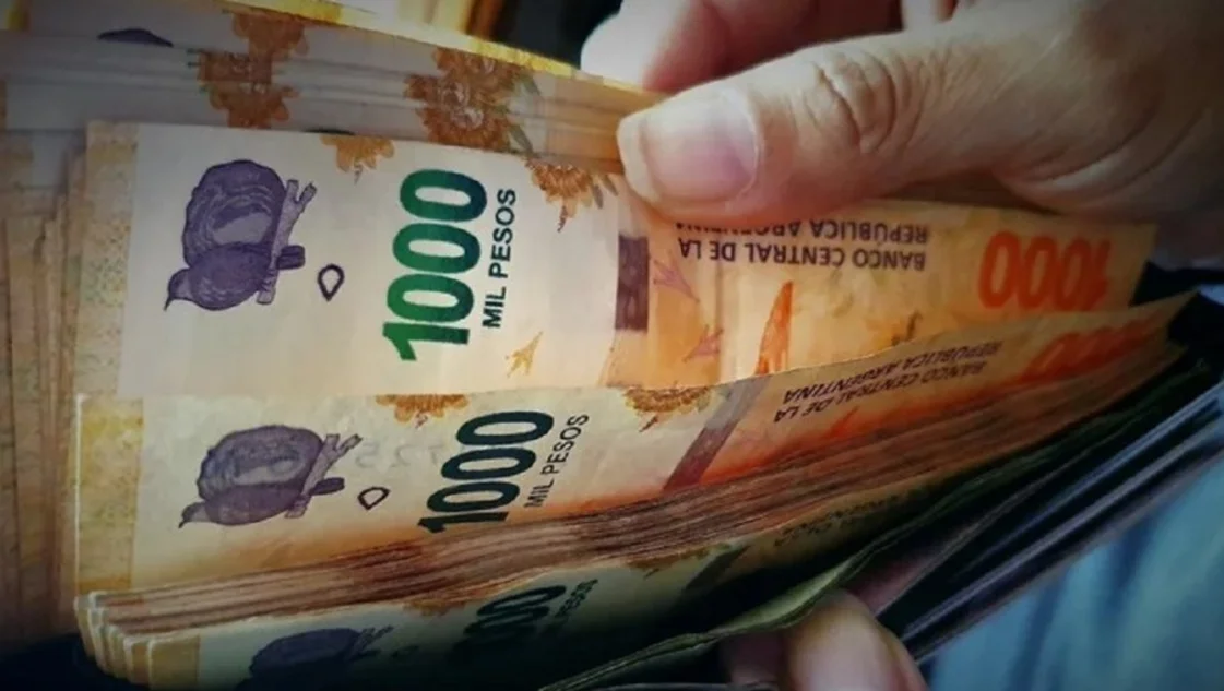 Los salarios se desplomaron un 18% en los primeros 50 días de Gobierno de Javier Milei