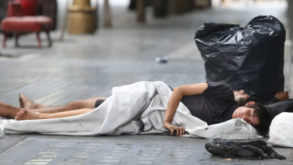 Por qué en Argentina crece la pobreza, si en los países vecinos baja