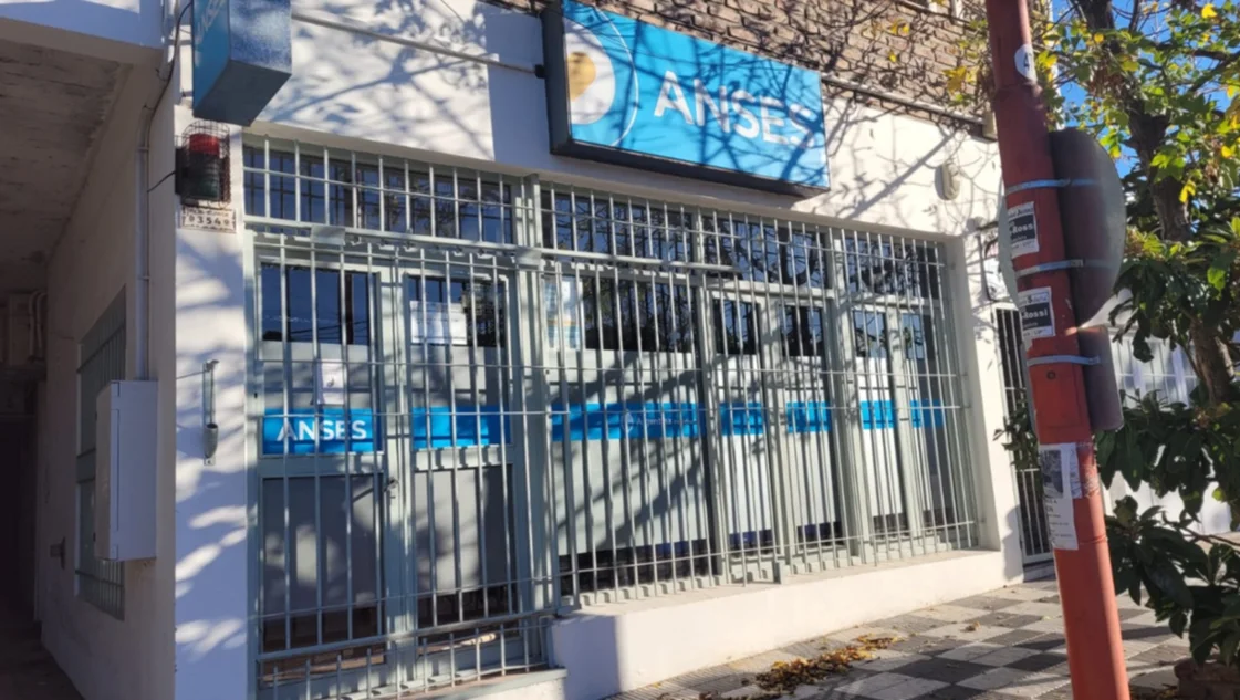 Después de la motosierra, Anses reabrió su oficina en Monte Hermoso
