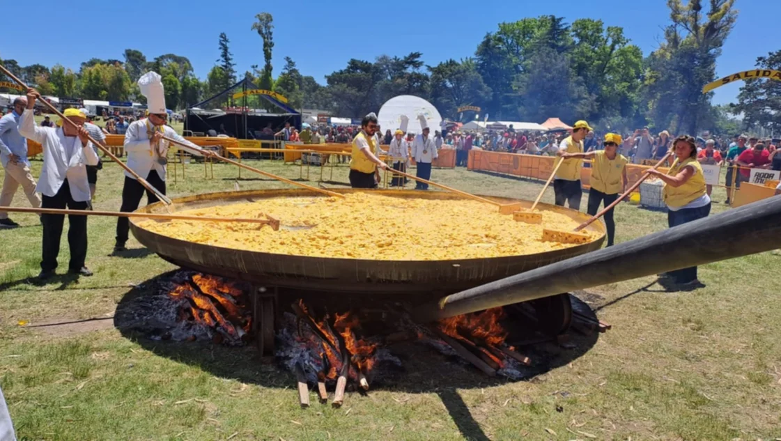 Pigüé: La Cofradía de la Omelette Gigante comienza a festejar sus Bodas de Plata