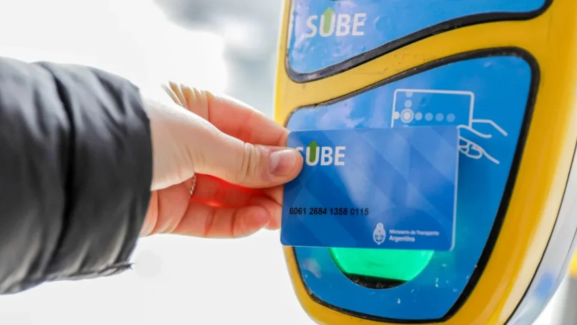 El Gobierno elimina la exclusividad de la SUBE para el pago del colectivo