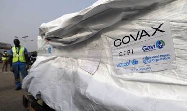 Llegaron al país 864 mil dosis de vacunas contra el covid del Fondo Covax