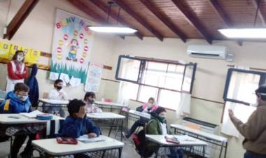 Comenzaron las clases de Ajedrez escolar⠀