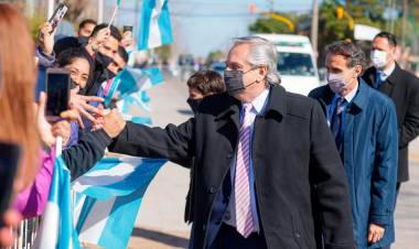 El Presidente va a Catamarca y visita una fábrica textil líder de marcas emblemáticas