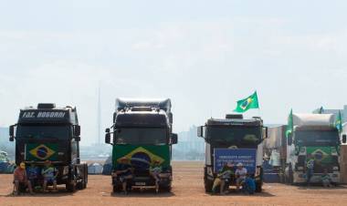 Brasil: acampe amenazador de camioneros bolsonaristas
