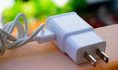 Impulsan que todos los teléfonos celulares tengan el mismo cargador: ¿es posible?