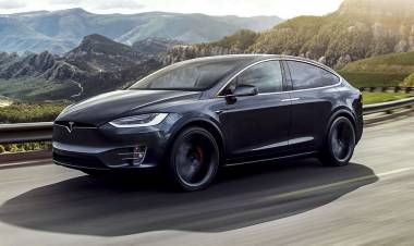 Condenan a Tesla a pagar 137 millones de dólares a exempleado víctima de racismo
