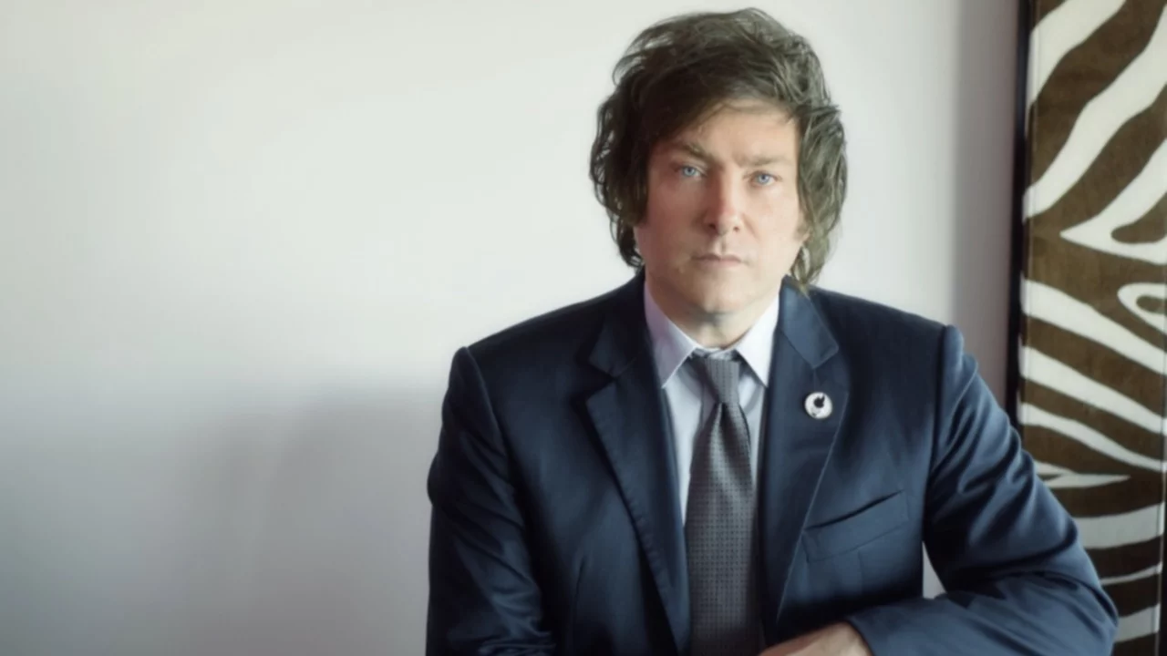 Milei denunció que dirigentes de JxC quieren "plantarle merca" en el auto