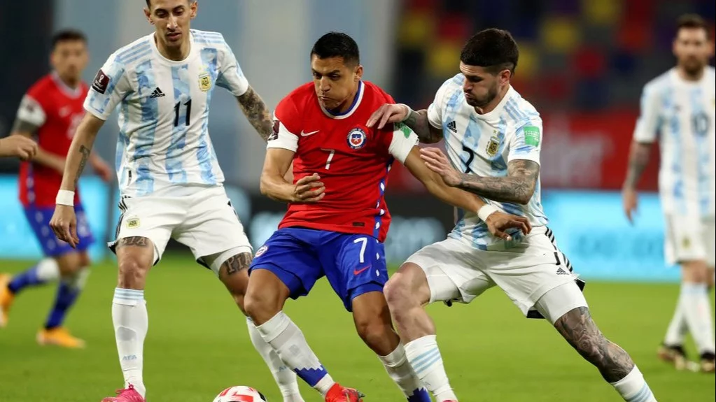 Sin Messi y varias bajas, Argentina expone su invicto en Chile