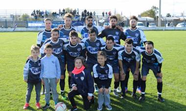 El Progreso goleó a Peñarol de Pigue en una tarde fría y ventosa - 10ma Fecha L.R.F - 