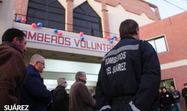 El Intendente Municipal acompañó a los Bomberos Voluntarios de Coronel Suárez en el tradicional desayuno