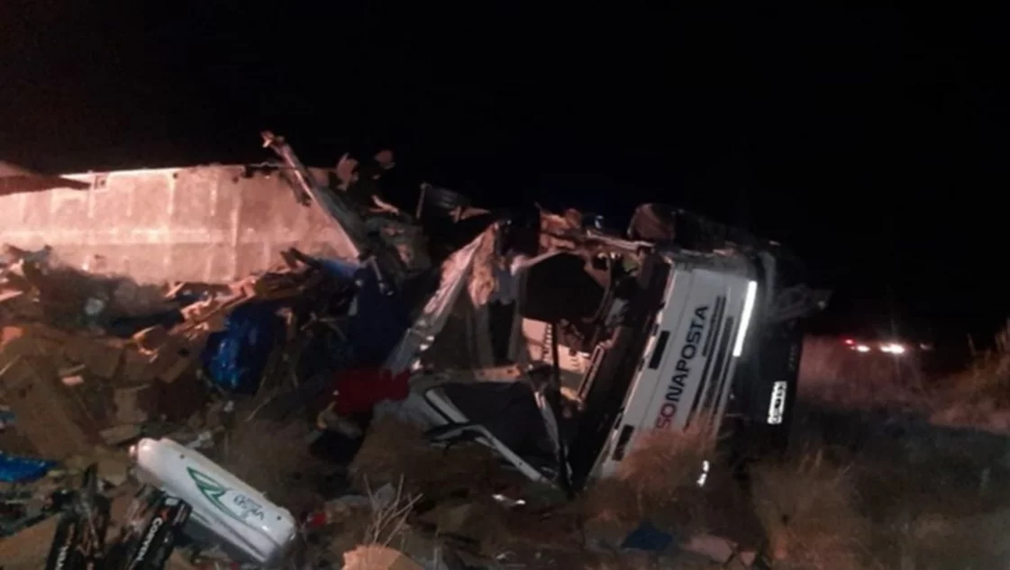 Guaminí: una persona murió en un choque entre dos camiones