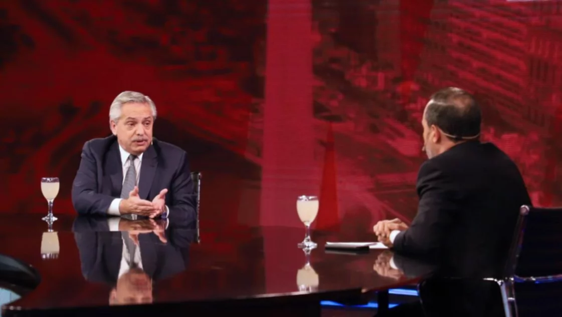 Fernández reiteró que competirá en las PASO del kirchnerismo en 2023