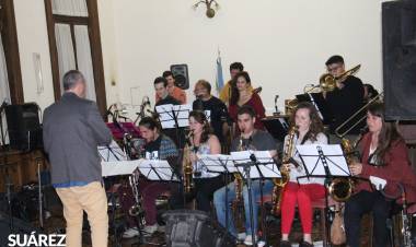 Majestuosa presentación de la Big Band Regional