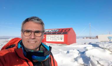 La felicidad del rector de la UNS Daniel Vega desde la Antártida: “Nunca me imaginé un viaje así” tras un encuentro del Consejo Interinstitucional de Ciencia y Tecnología