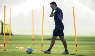 Scaloni y la difícil tarea de armar el equipo que enfrentará a Países Bajos