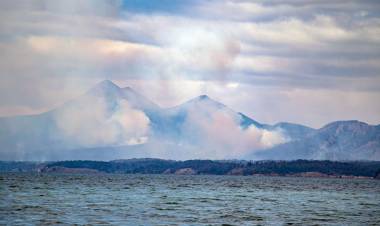 Otros 50 brigadistas nacionales viajaron para combatir el incendio en Tierra del Fuego
