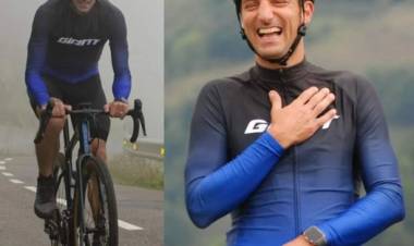 Scaloni "campeón del mundo y ciclista de elite"