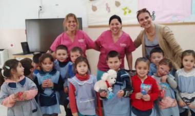Seguimos con las charlas sobre tenencia responsable de mascotas en escuelas 