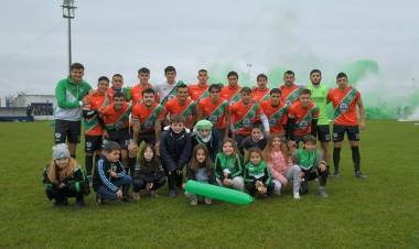 Empleados de Comercio y Racing son finalistas del Fútbol de la Liga Regional