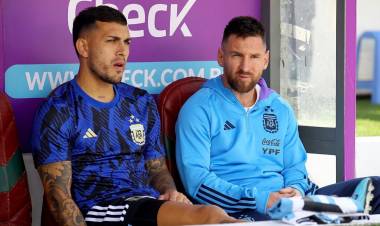 Con Messi en el banco, Argentina recibe a Paraguay