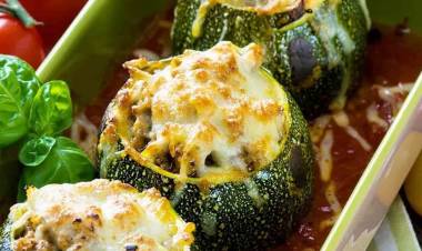 Receta de zapallitos rellenos con crema de choclo y queso fresco