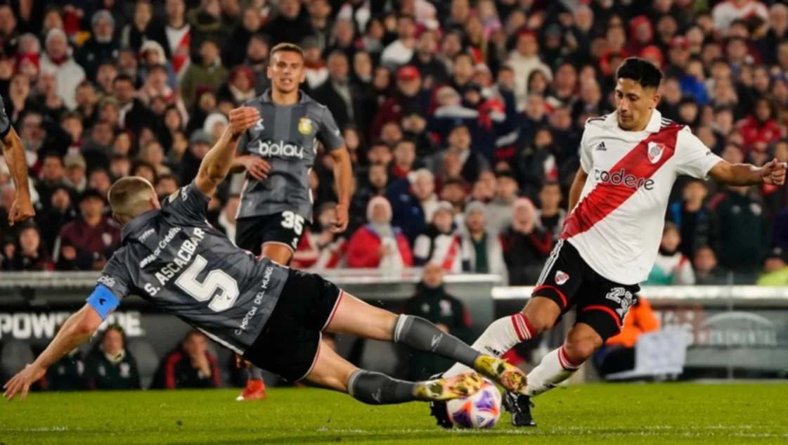 River y Estudiantes definen al campeón de la Supercopa Argentina