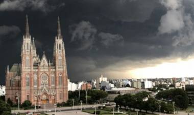 La Plata: continúan las tormentas fuertes y se mantiene la alerta naranja