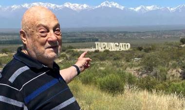 Licenciado en Turismo a los 82: se recibe el graduado de mayor edad de la UNS