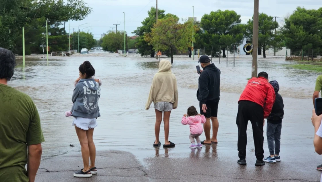 Extienden la emergencia para Bahía Blanca por los destrozos de la inundación del 7 de Marzo
