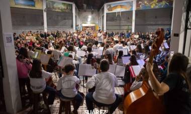 Música, talento y emoción en el concierto de mitad de año de la Orquesta Escuela