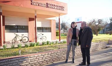 Batakis y Moccero recorrieron la obra de electrificación del nuevo loteo municipal en Huanguelén