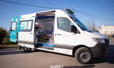 Coronel Suárez recibió del Gobernador Kicillof una nueva ambulancia de alta complejidad