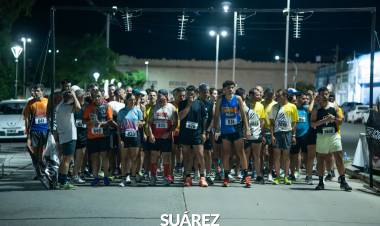 Más de 200 atletas fueron parte de la 5.ª Carrera Nocturna 