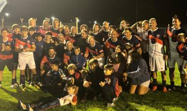 Peñarol de Pigüé, campeón del Torneo Fútbol del Recuerdo