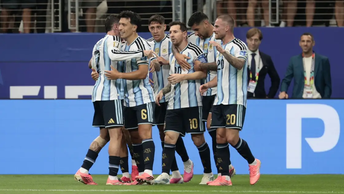 ¡Clasificados! Messi volvió a brillar con dos goles y Argentina venció a Austria por 2 a 0