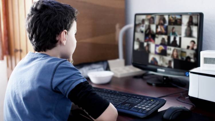 En el AMBA comienzan las clases virtuales, para bajar la circulación