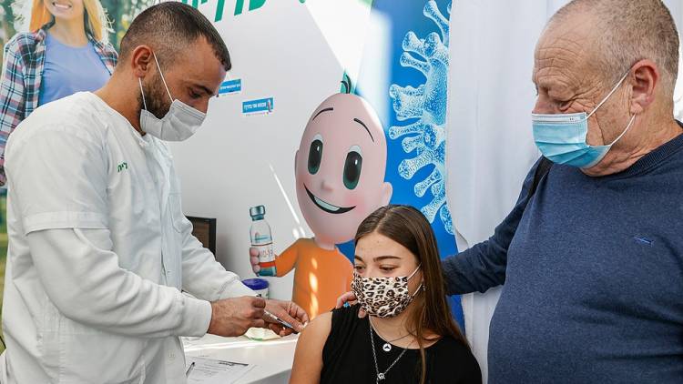 Israel aprobó vacunar a jóvenes de 12 a 15 años