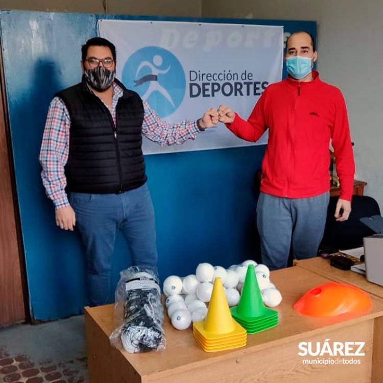 Entrega de material deportivo a clubes del distrito⠀
