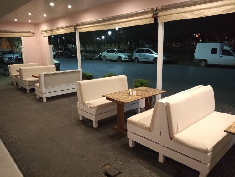 Cervantes Café & Bistró, un nuevo lugar en el corazón de Cnel. Suárez