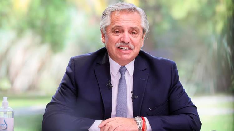 Alberto Fernández viaja a Perú para la asunción de Pedro Castillo