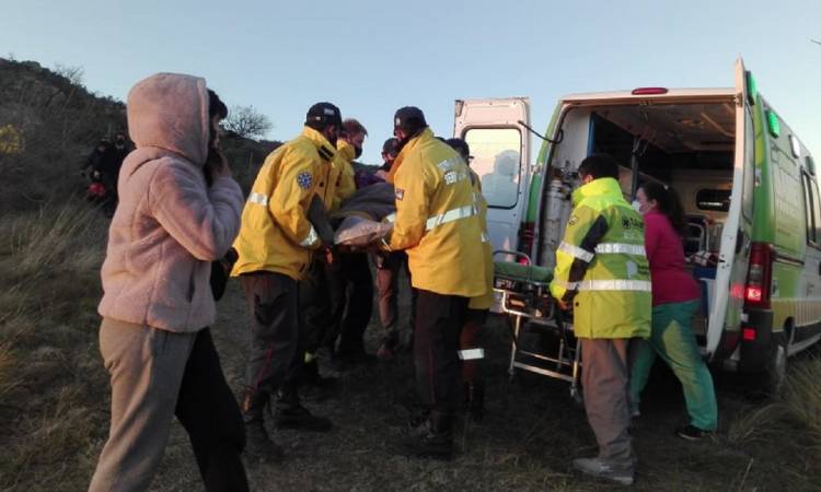 Suárez: una bahiense sufrió una doble fractura en el Cerro Ceferino