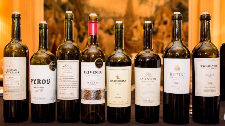 Cuatro consejos para guardar vinos en casa