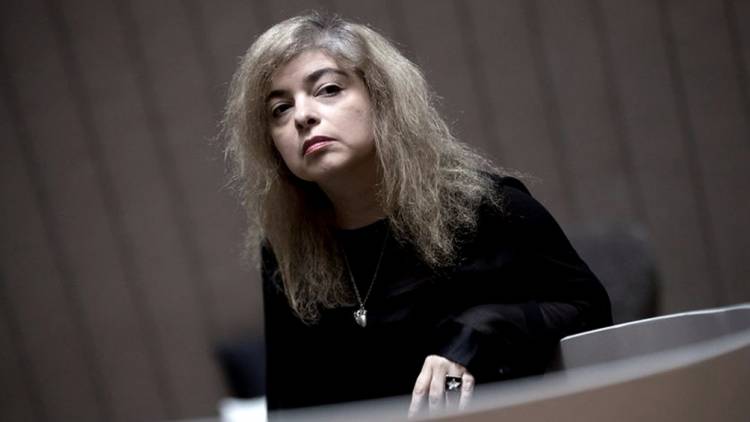 "Los peligros de fumar en la cama" de Mariana Enriquez aspira a otro premio internacional
